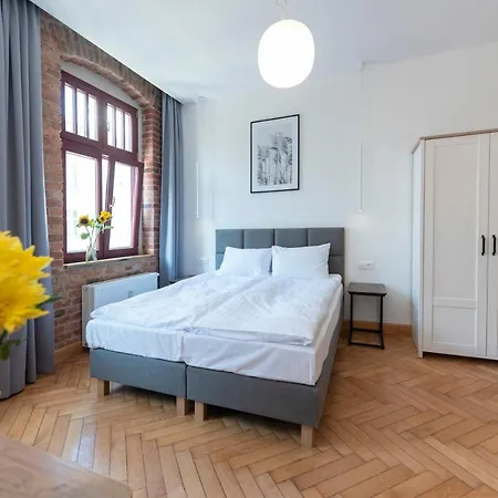 Apartment Provenir Kwiatowa 5 *