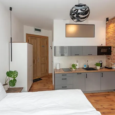 Apartment Provenir Kwiatowa 5 *
