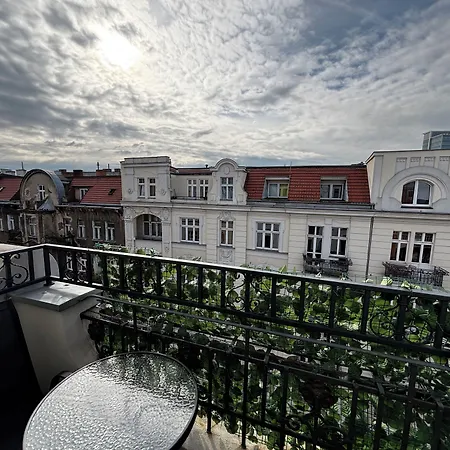 Provenir Kwiatowa 5 * Познань